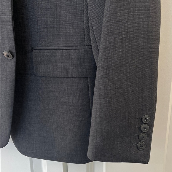 Men’s Macys Charcoal Grey 2pc Suit - Picture 5 of 7
